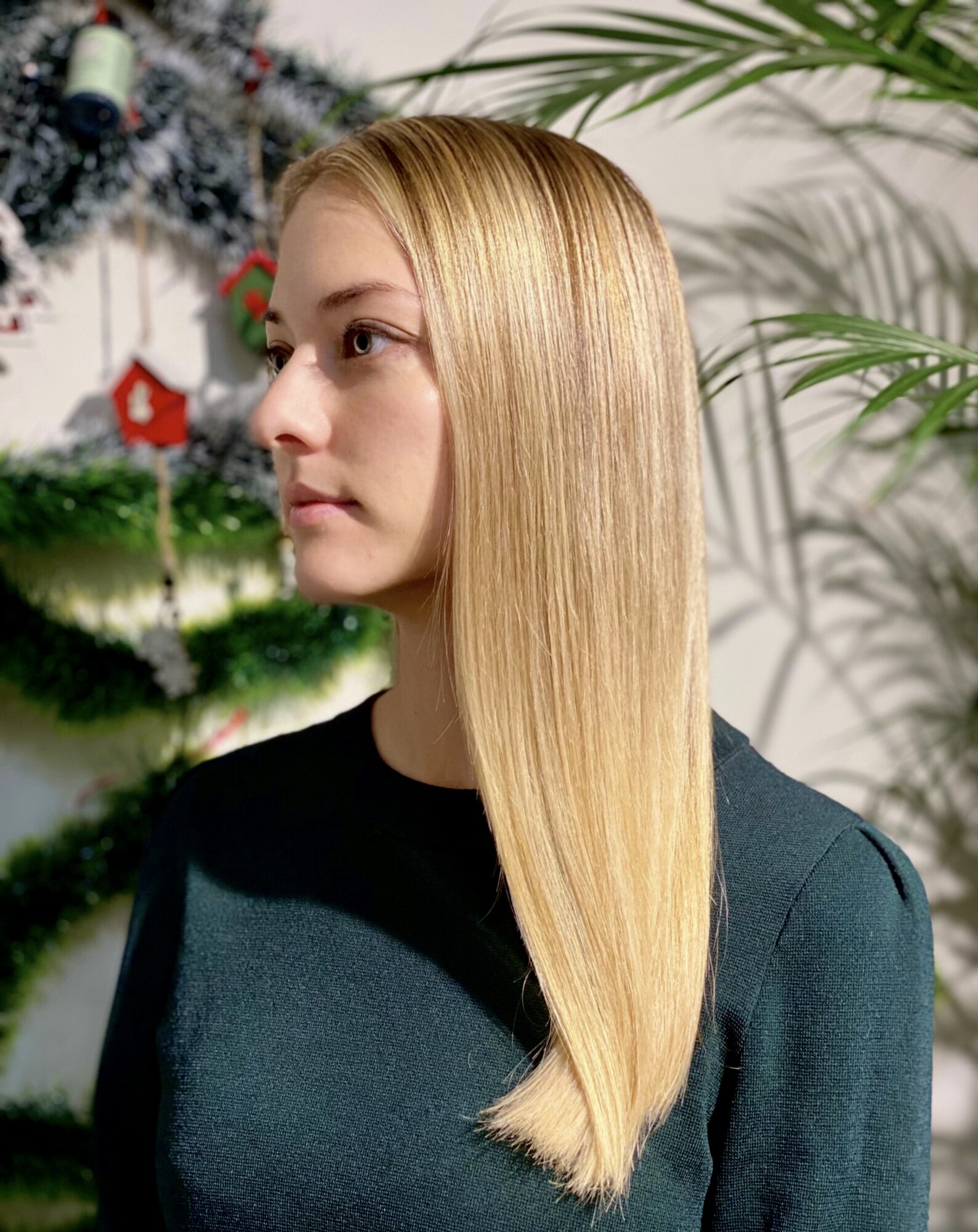 Mézszőke balayage természetes hatással Hosszú, mézszőke balayage festés természetes, napcsókolta hatással.